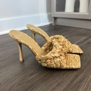 Bottega Veneta Cream Textured Slide Sandals Bottega Veneta Beige Quilted Rubber Slide Sandals Size 5.5  main image 2